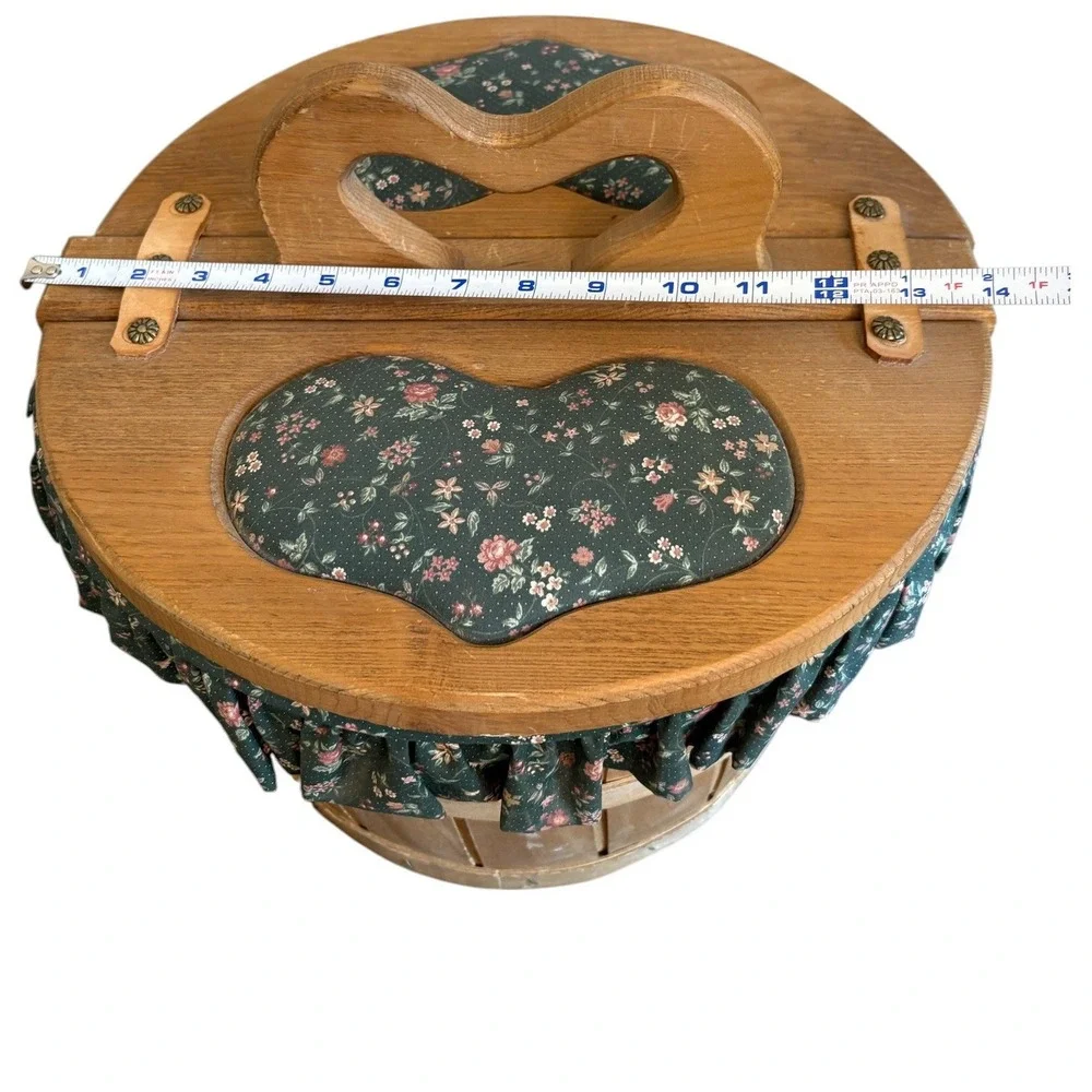 Vintage Wooden Slat Picnic Sewing Gathering Basket‎ Heart Handle Cottagecore